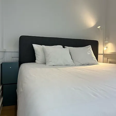 Suite In Shared House In Downtown Lisbon-2