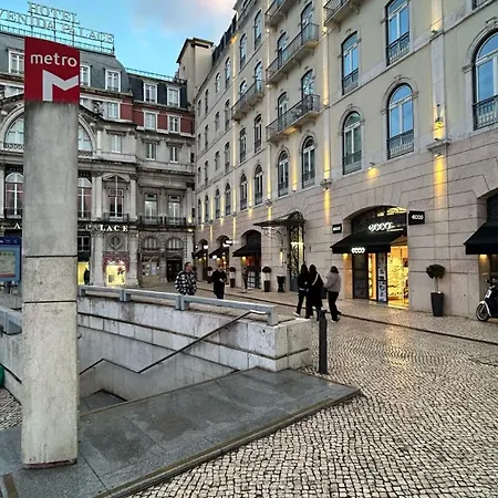 Suite In Shared House In Downtown Lisbon-3